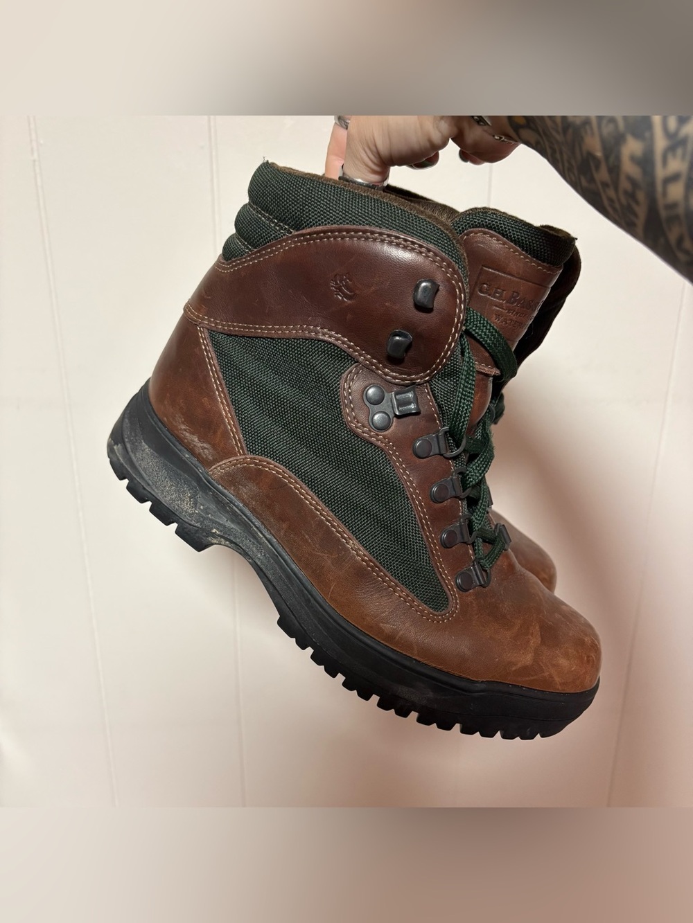 G.H. BASS & CO. Men's Leather Hiking Camping Outdoor Thinsulate Boots Size 7.5